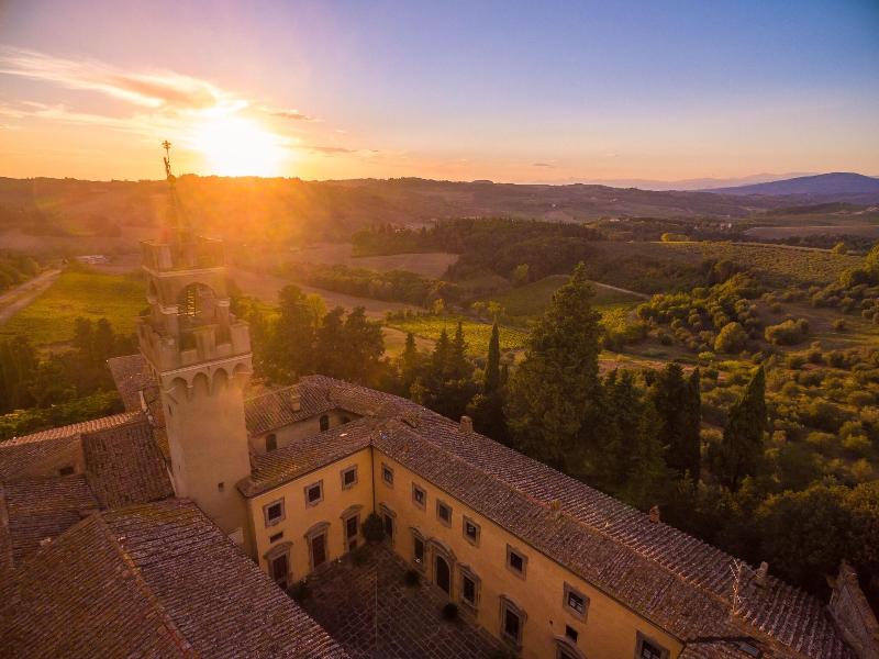 Castello Di Montegufoni image