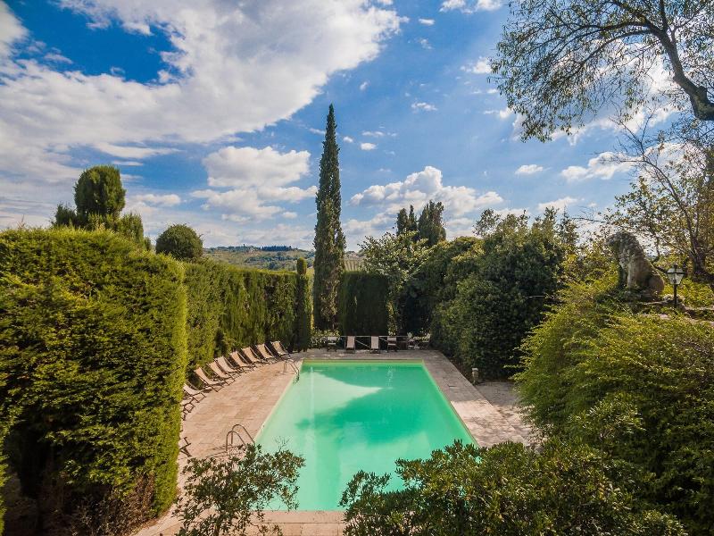 Castello Di Montegufoni image