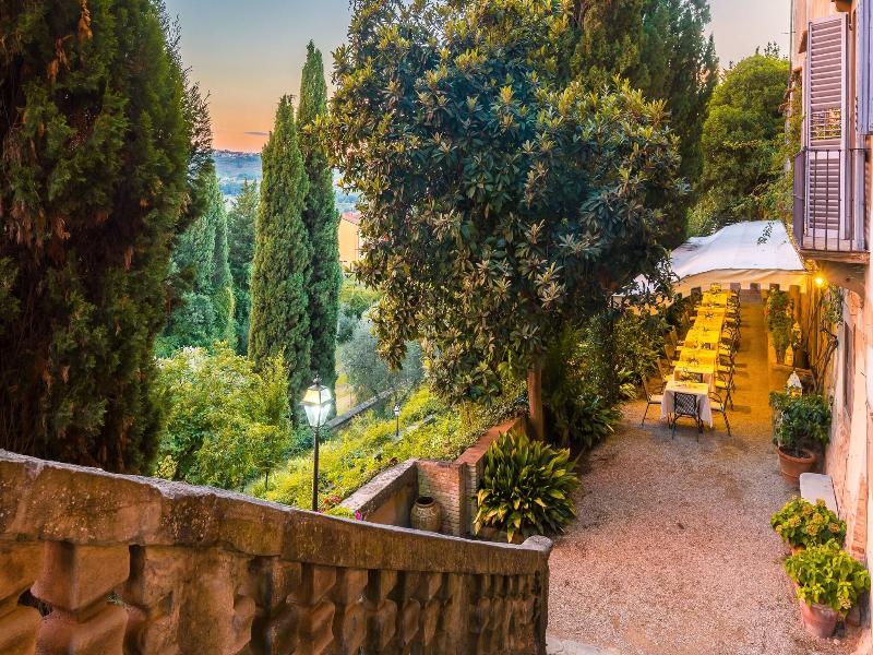 Castello Di Montegufoni image