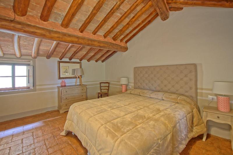 Castello Di Montegufoni - Image 2