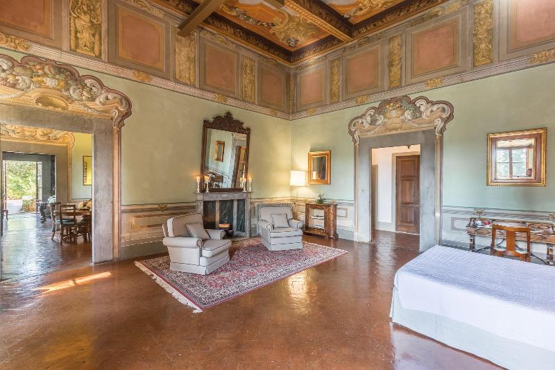 Castello Di Montegufoni image