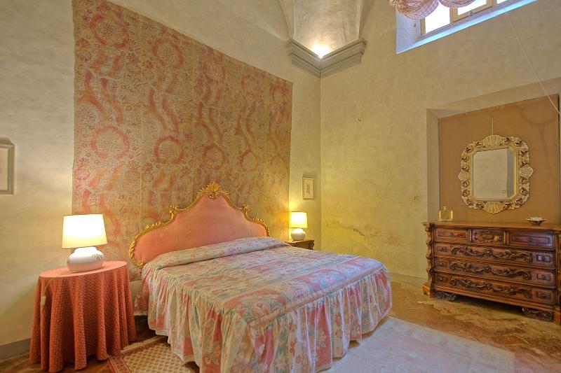 Castello Di Montegufoni image