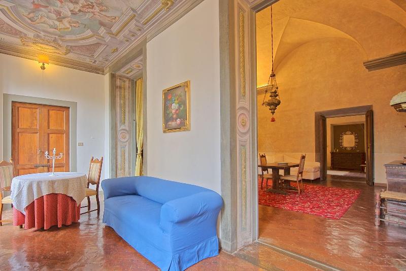 Castello Di Montegufoni image