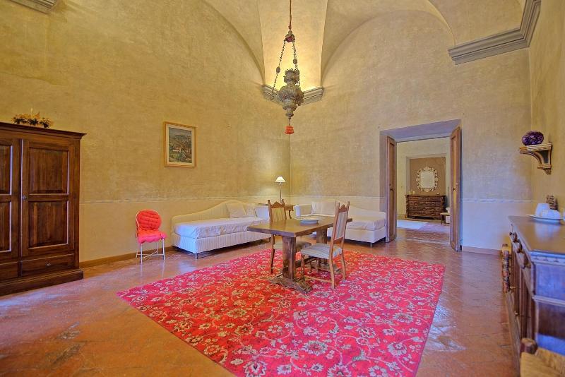 Castello Di Montegufoni image
