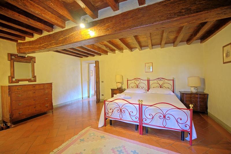 Castello Di Montegufoni image