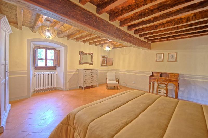 Castello Di Montegufoni image