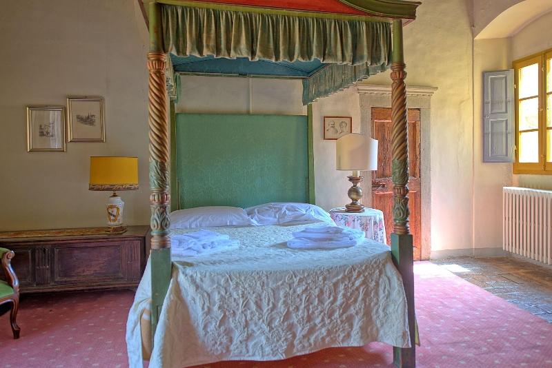 Castello Di Montegufoni image