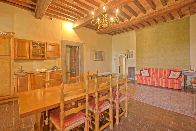 Castello Di Montegufoni image