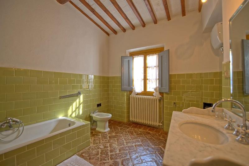 Castello Di Montegufoni image