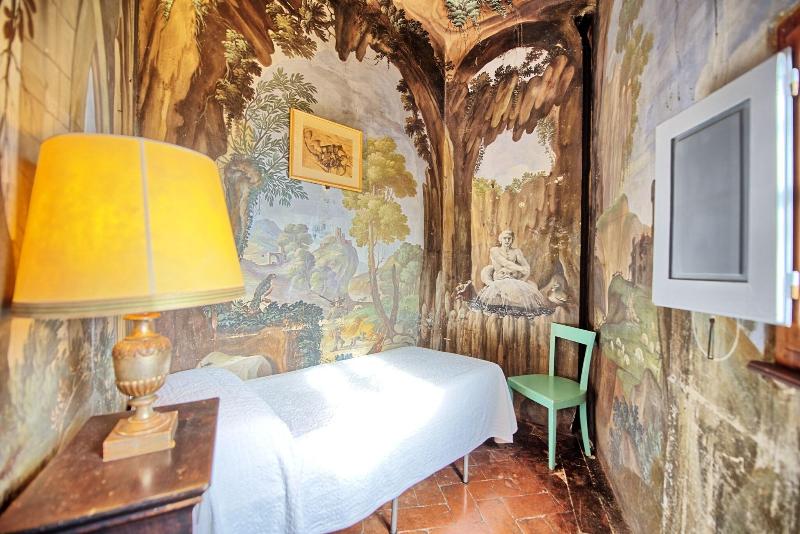 Castello Di Montegufoni image