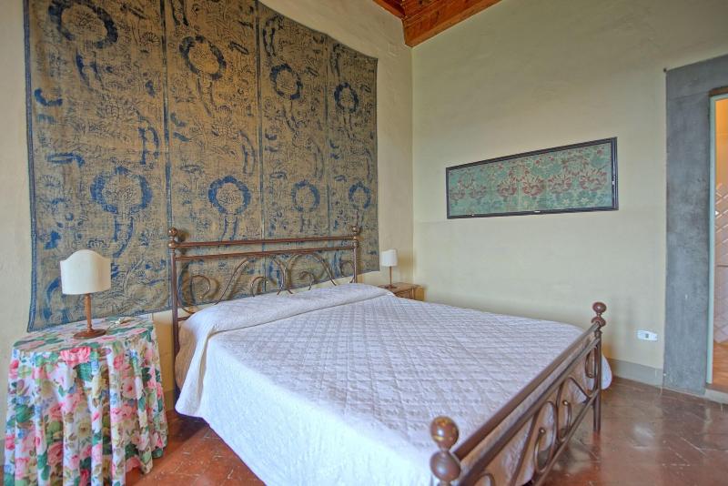Castello Di Montegufoni image