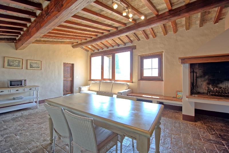 Castello Di Montegufoni image