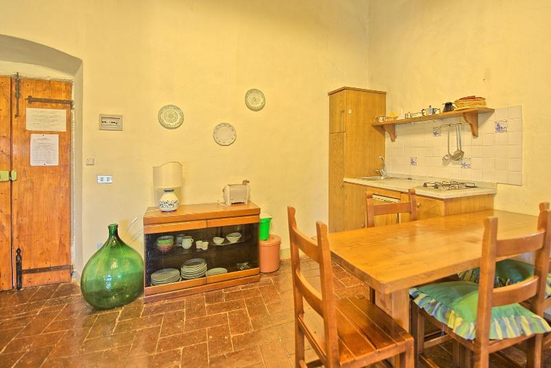 Castello Di Montegufoni image