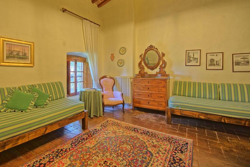 Castello Di Montegufoni image