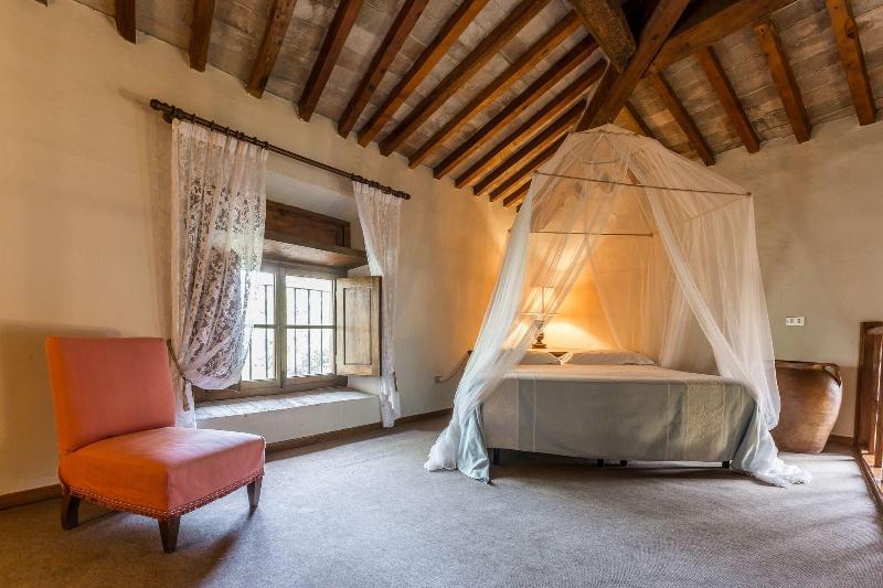 Castello Di Montegufoni - Image 6