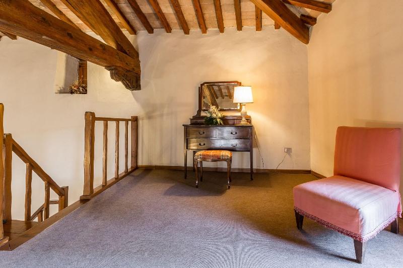 Castello Di Montegufoni image
