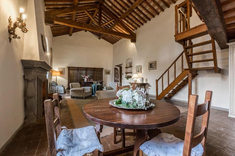 Castello Di Montegufoni image