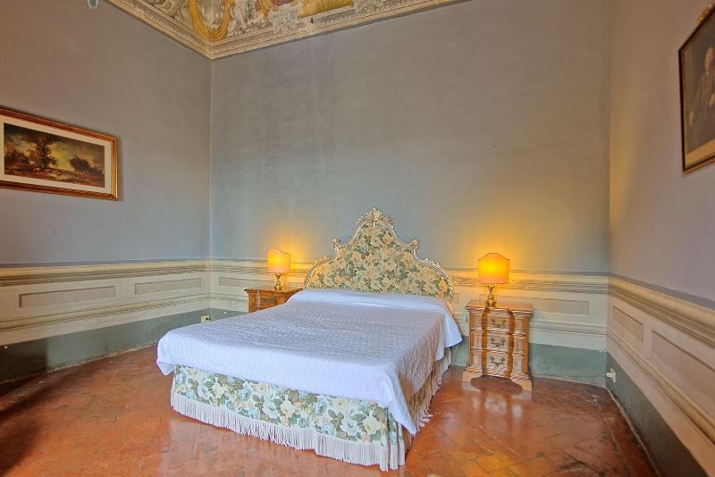 Castello Di Montegufoni image