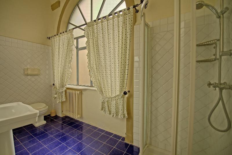 Castello Di Montegufoni - Image 10