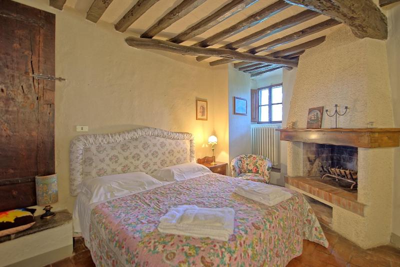 Castello Di Montegufoni image
