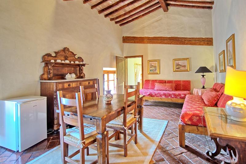 Castello Di Montegufoni image