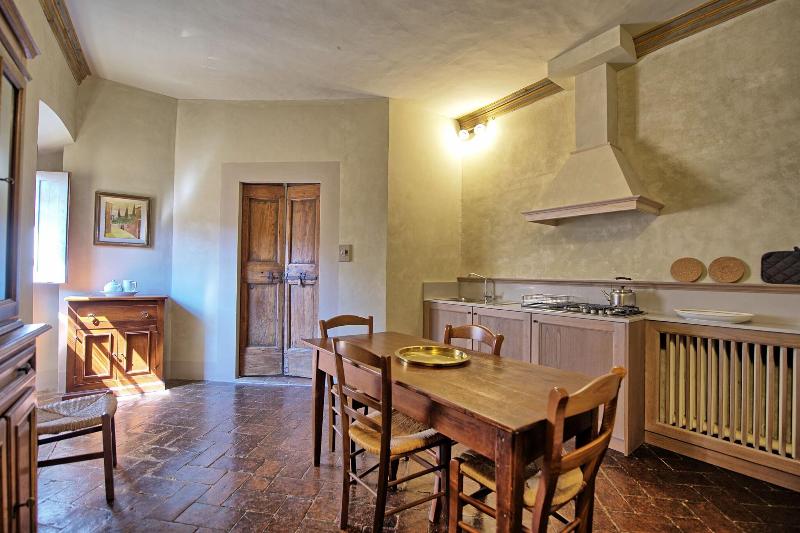 Castello Di Montegufoni image