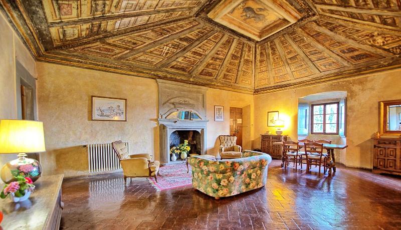 Castello Di Montegufoni image