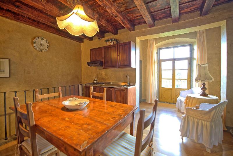 Castello Di Montegufoni image