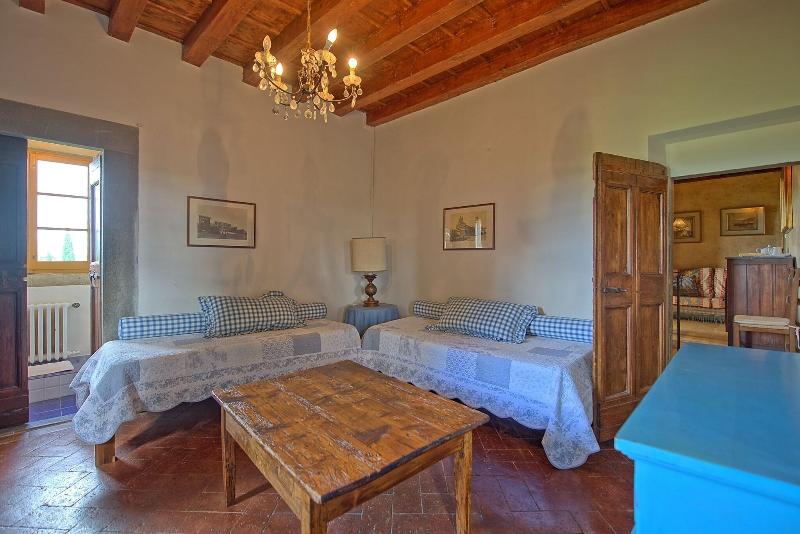 Castello Di Montegufoni image