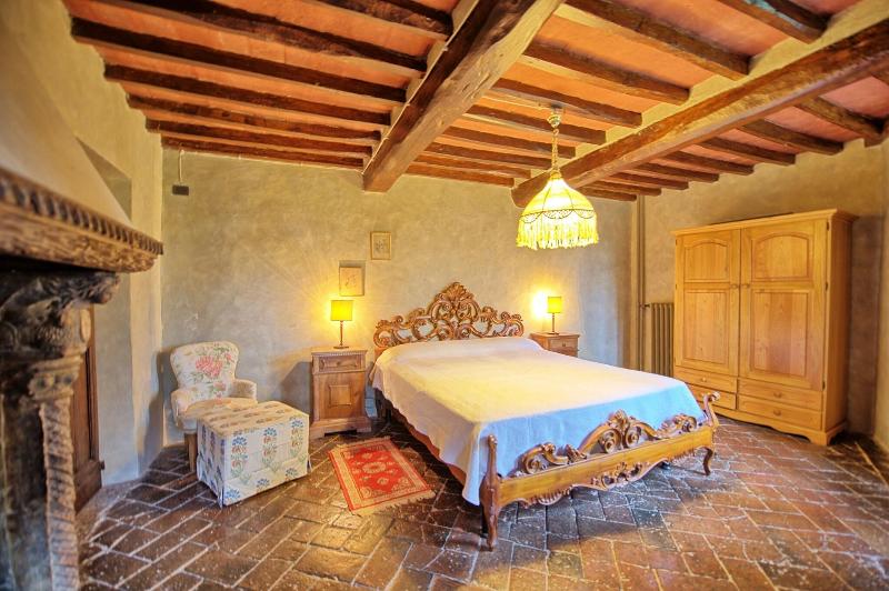 Castello Di Montegufoni image