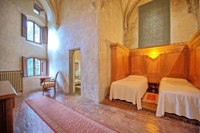 Castello Di Montegufoni image