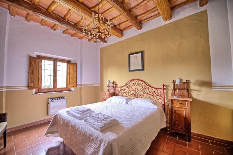 Castello Di Montegufoni image