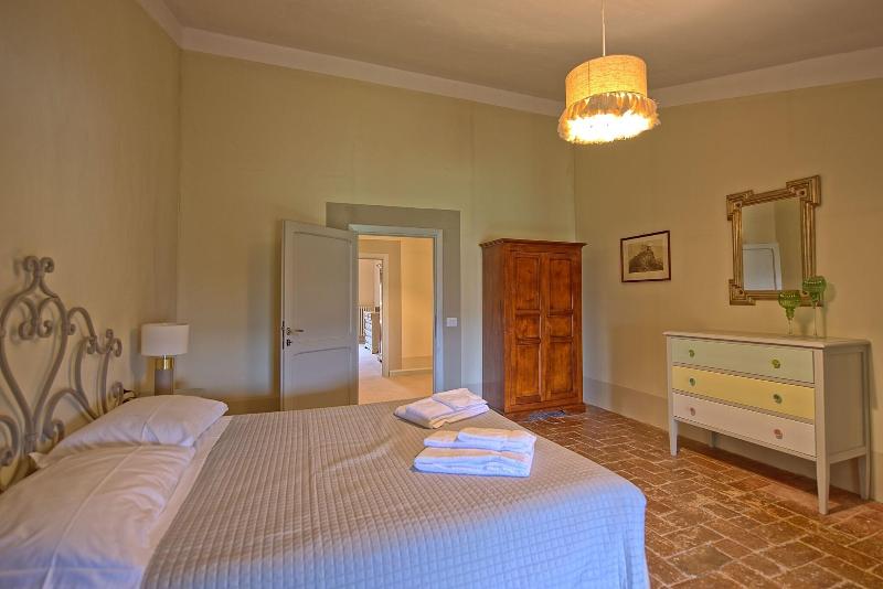 Castello Di Montegufoni image