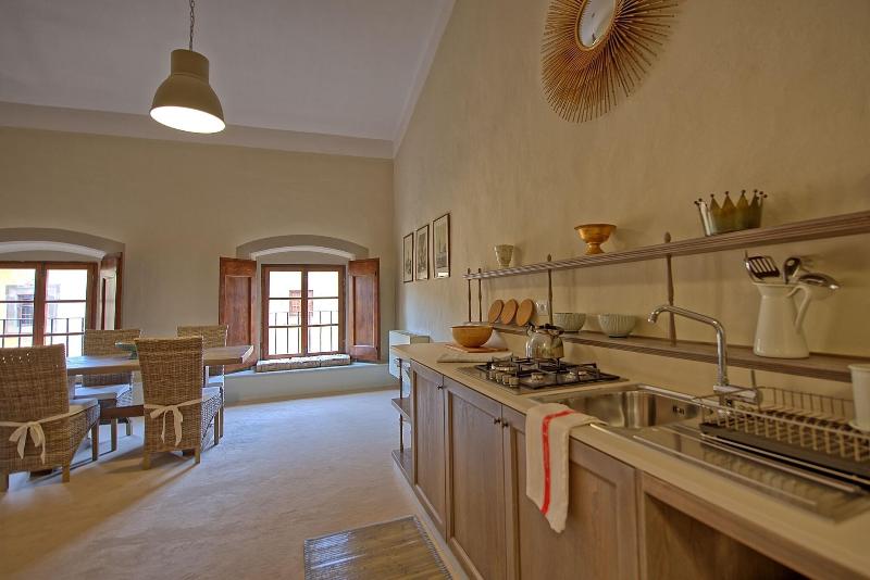 Castello Di Montegufoni image