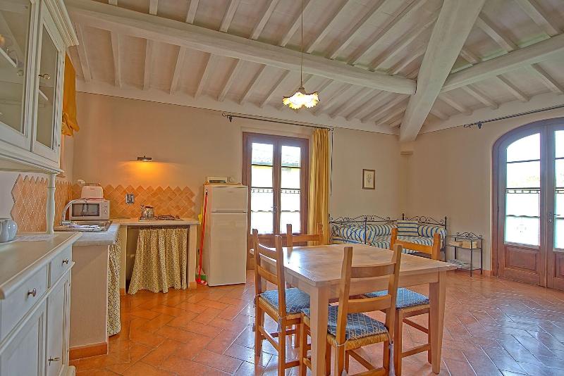 Castello Di Montegufoni image