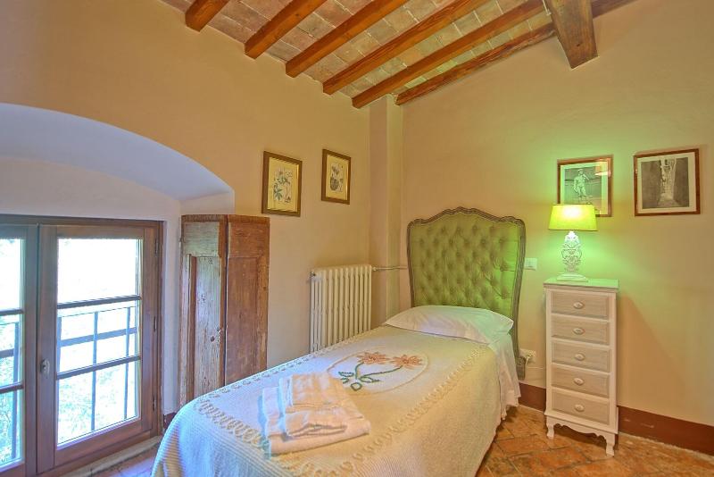 Castello Di Montegufoni image