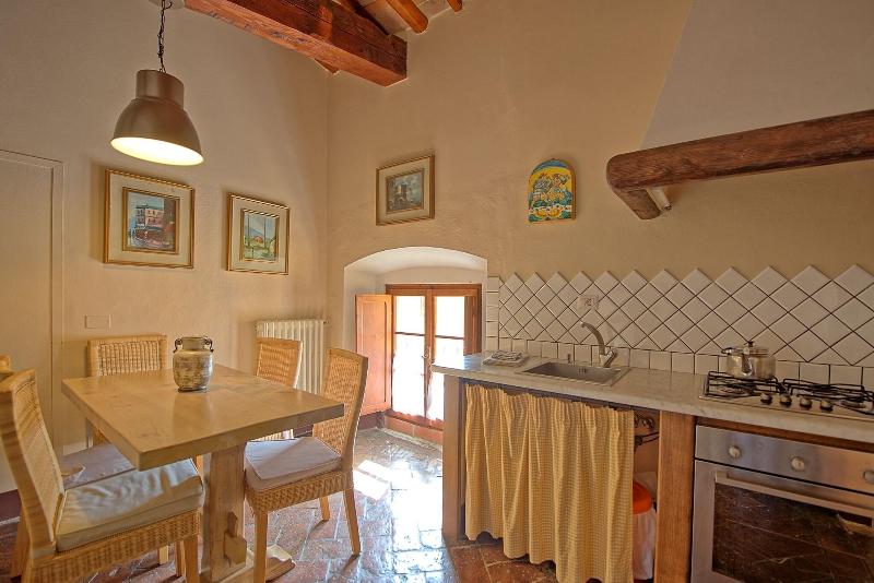 Castello Di Montegufoni image
