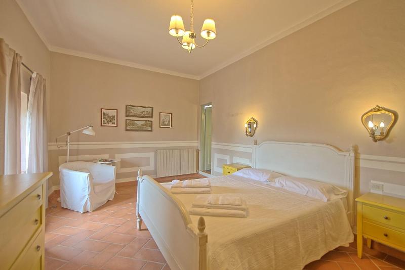 Castello Di Montegufoni image