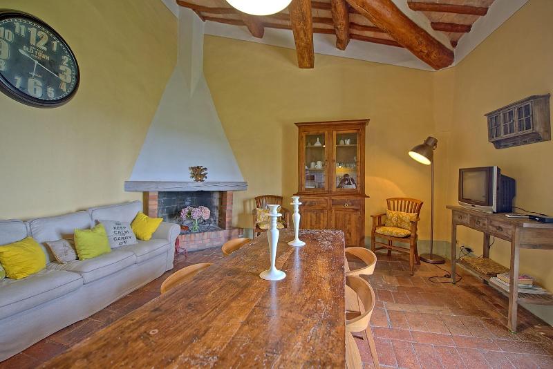 Castello Di Montegufoni image