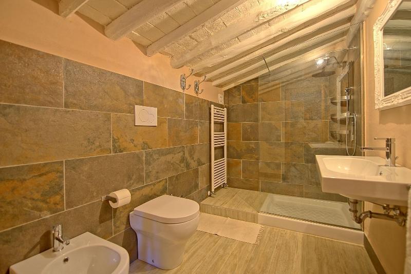 Castello Di Montegufoni image