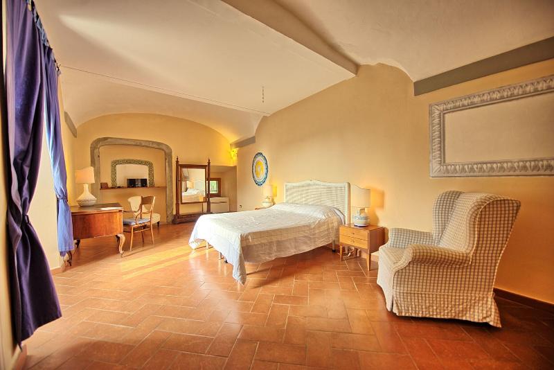 Castello Di Montegufoni image