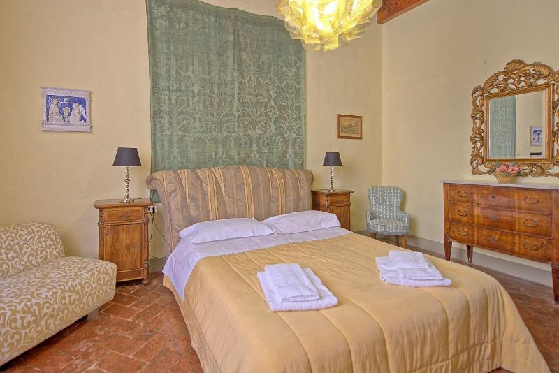 Castello Di Montegufoni image