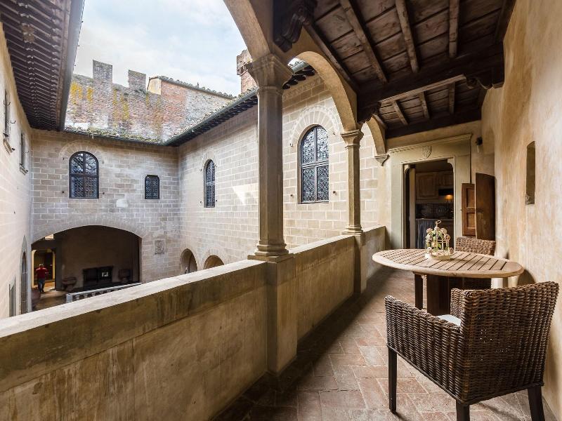 Castello Di Montegufoni image