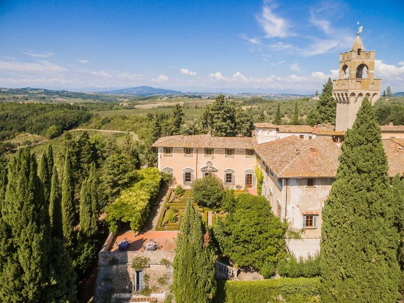 Castello Di Montegufoni image