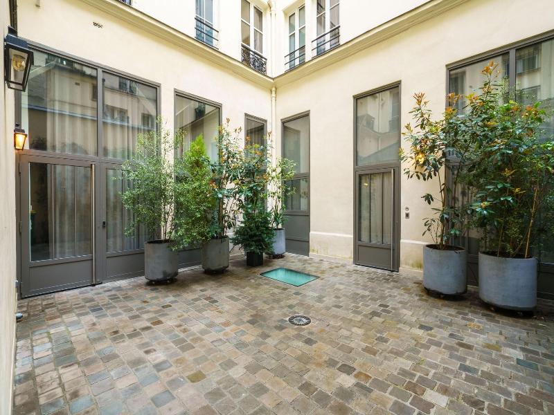Apartments Du Louvre - Le Marais image