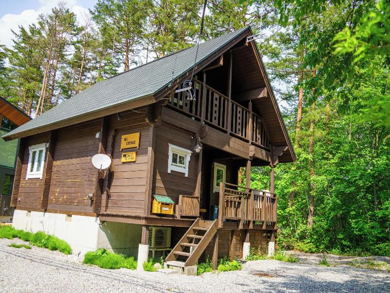 Hal Cottage image