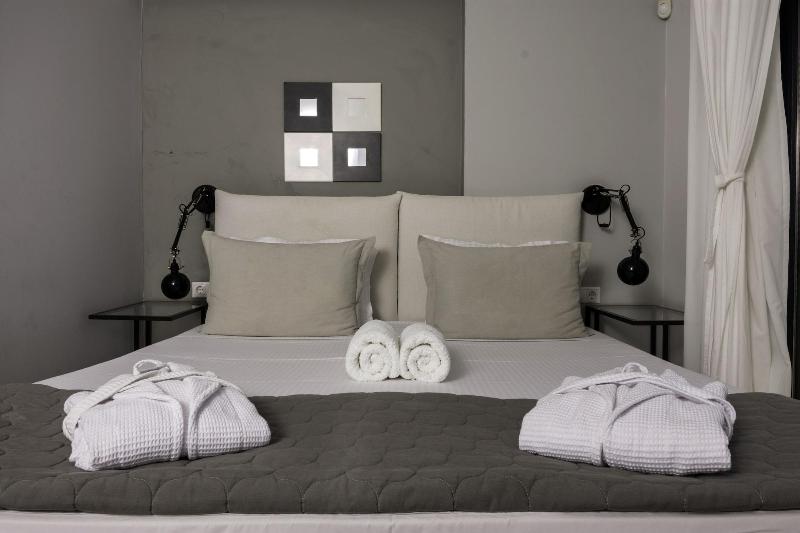 Entechnos Living image