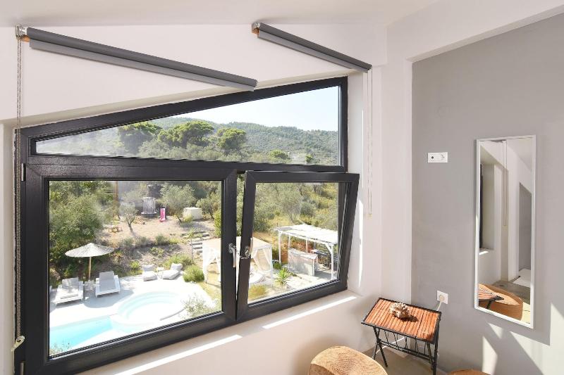 Entechnos Living image