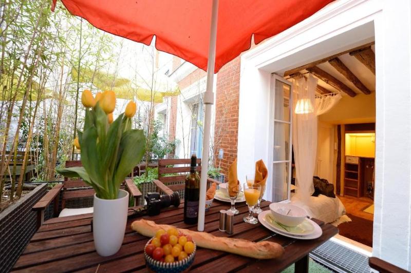 Les Patios Du Marais image