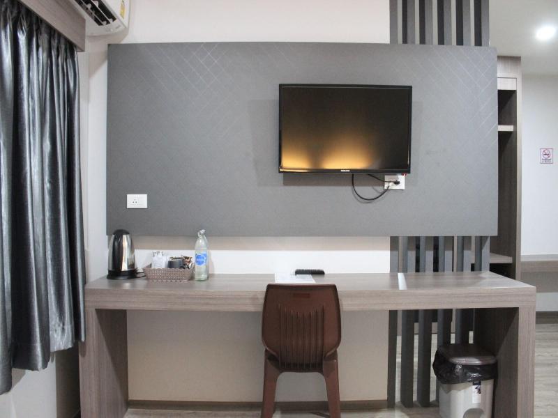 Double D Hotel image